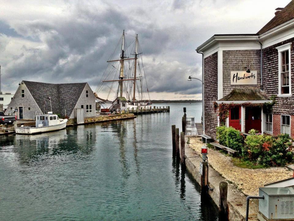 Treehouse Lodge Woods Hole Exterior photo